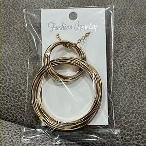 Gold-Tone Hoop Necklace 🌿🆕🌿